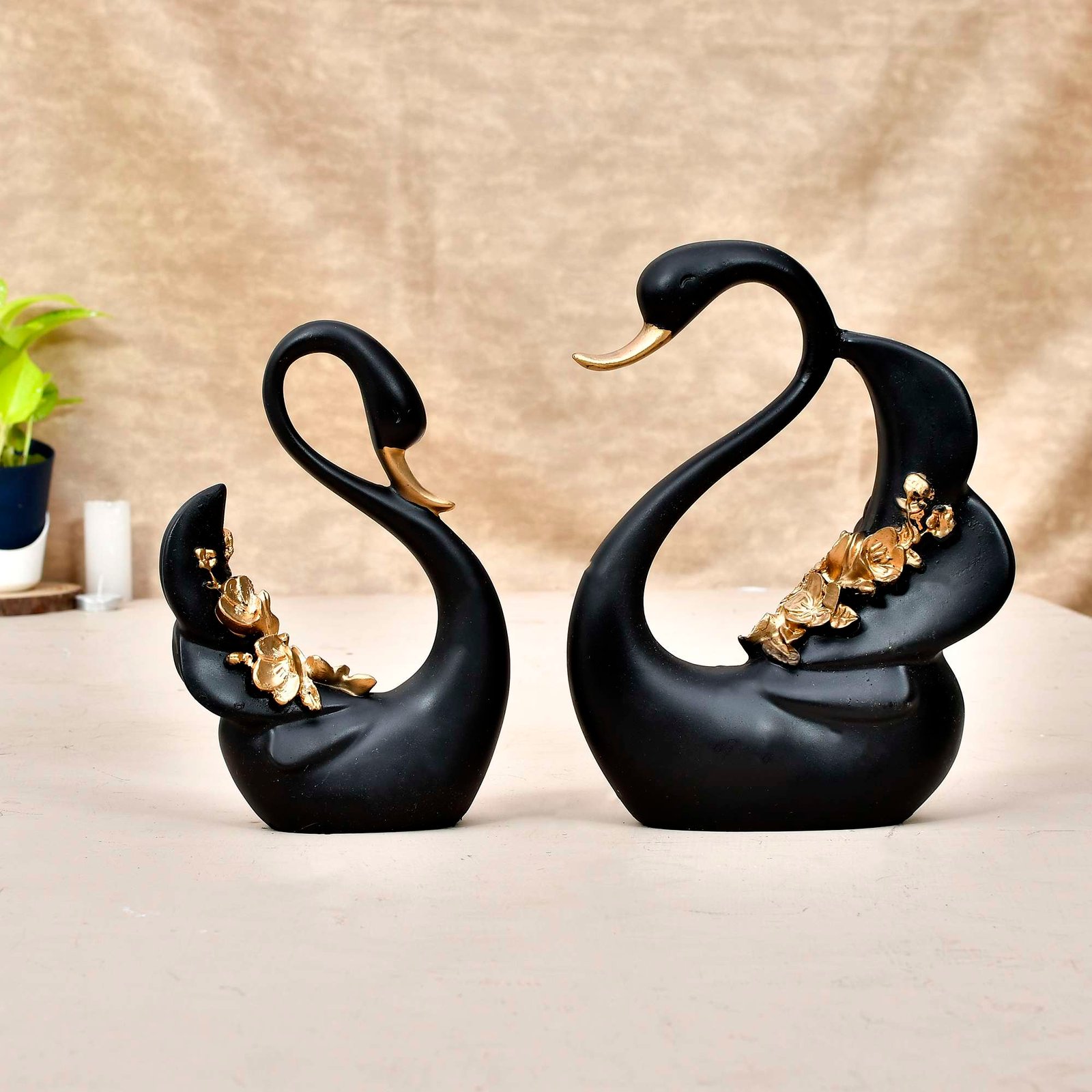 Swan Pair Feather Design Sculpture - Image 3